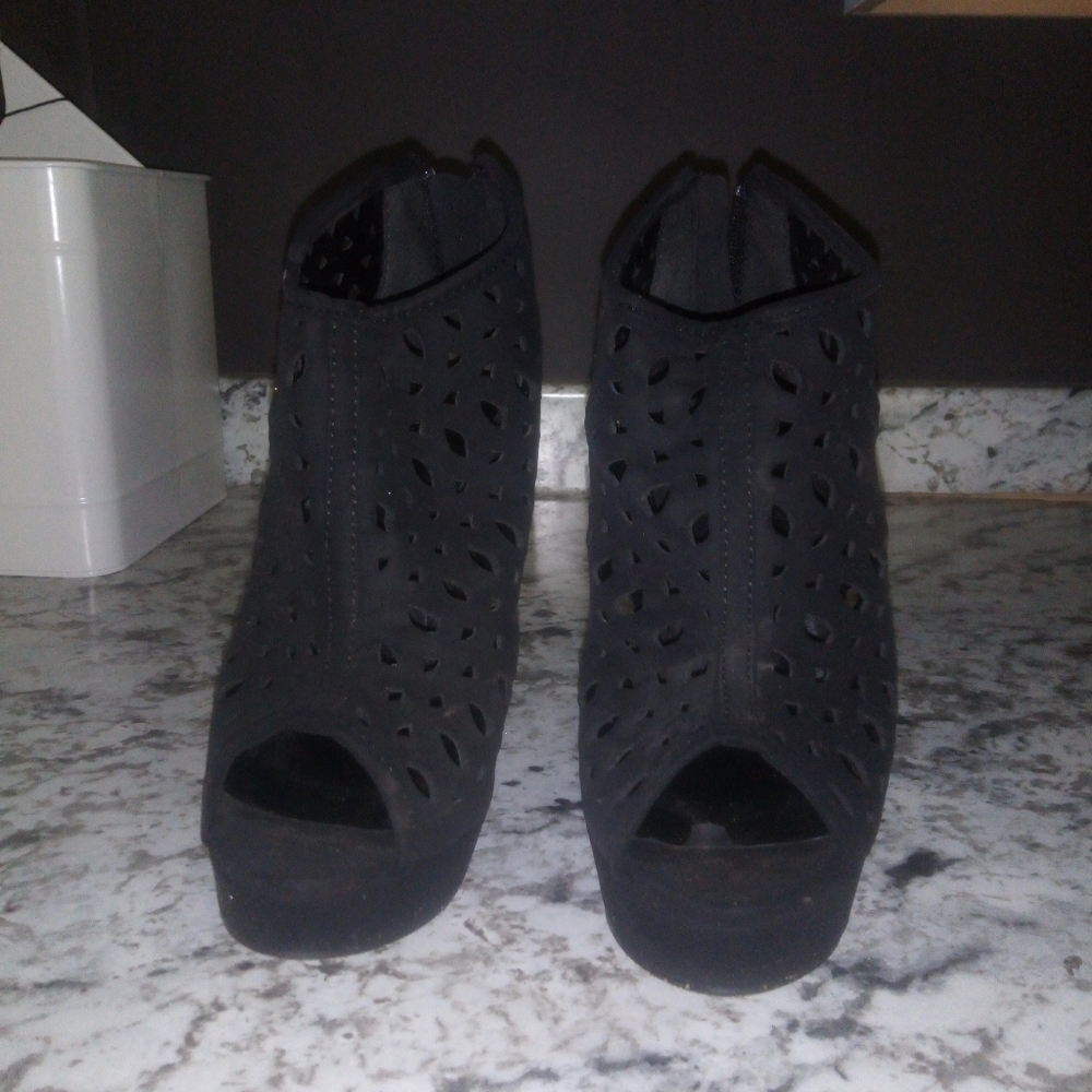 Women's suede black heel
